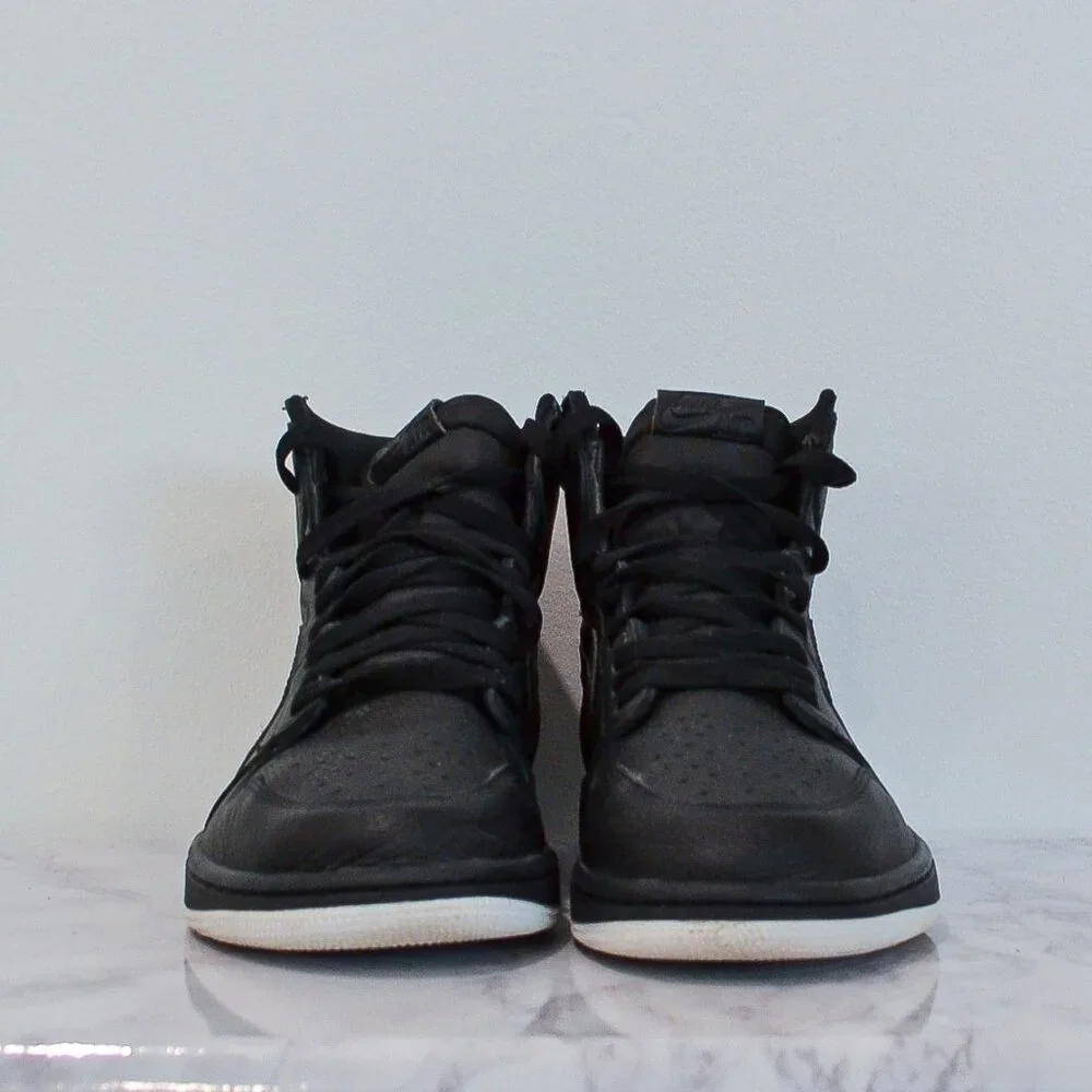 Jordan 1 Retro Black Perforated - Picture 2 of 6